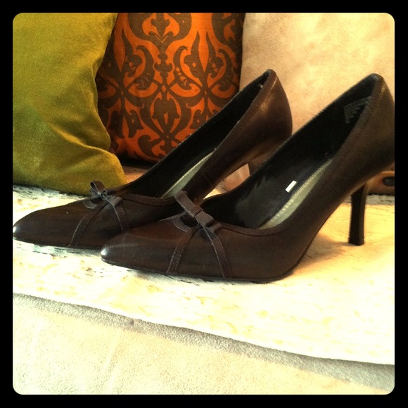Brown Leather Pump