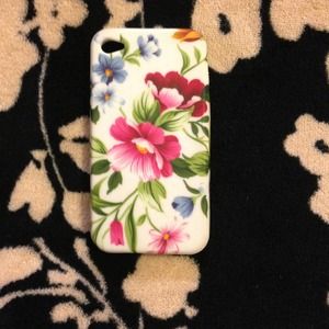 A rubberized iPhone 4/4s case