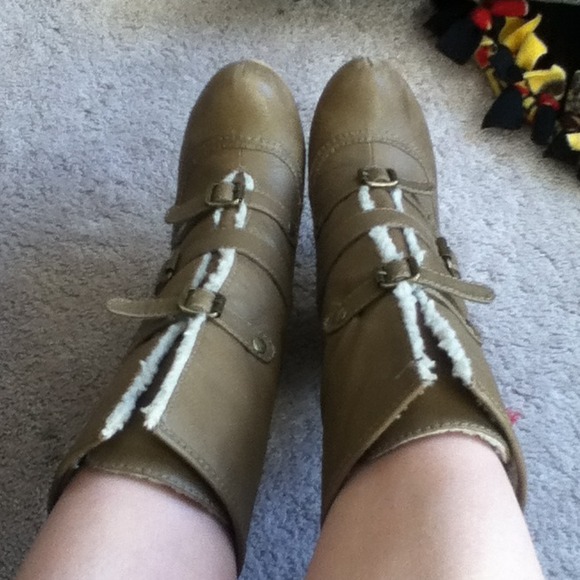 *TRADED* Betsey Johnson aviator boots - Picture 2 of 4
