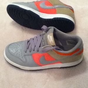Nike low tops