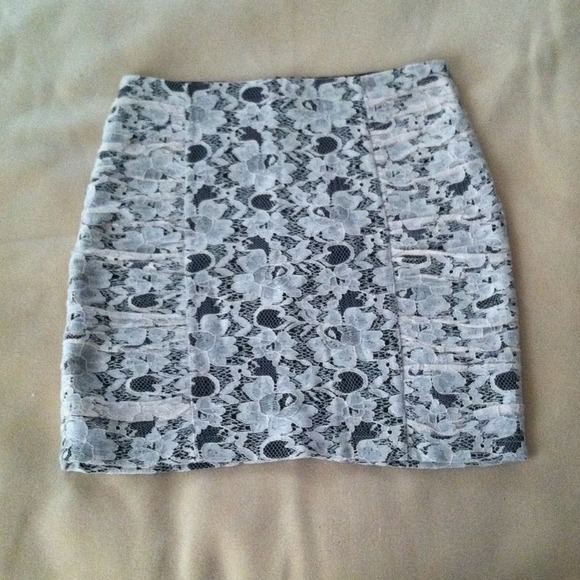 Forever 21 Dresses & Skirts - Lace skirt