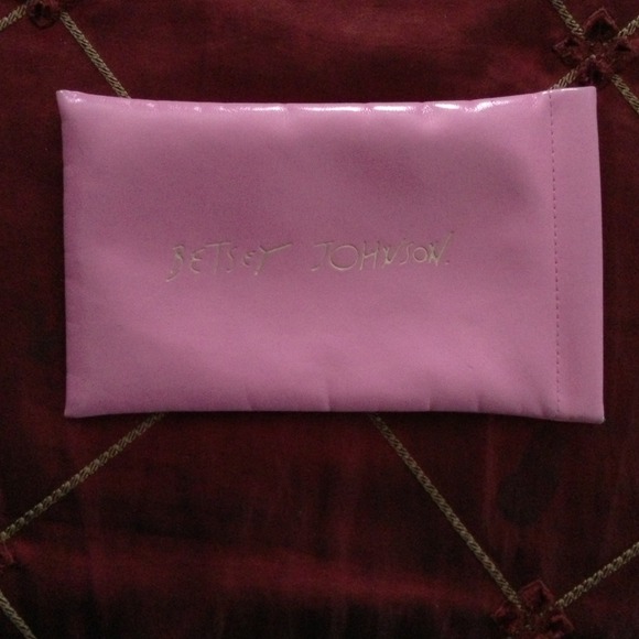 betsey johnson glasses case