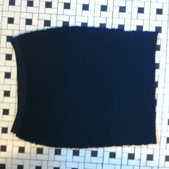 Black skirt - Picture 2 of 3