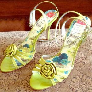 Beautiful Timeless Sandal-Toe Shoes