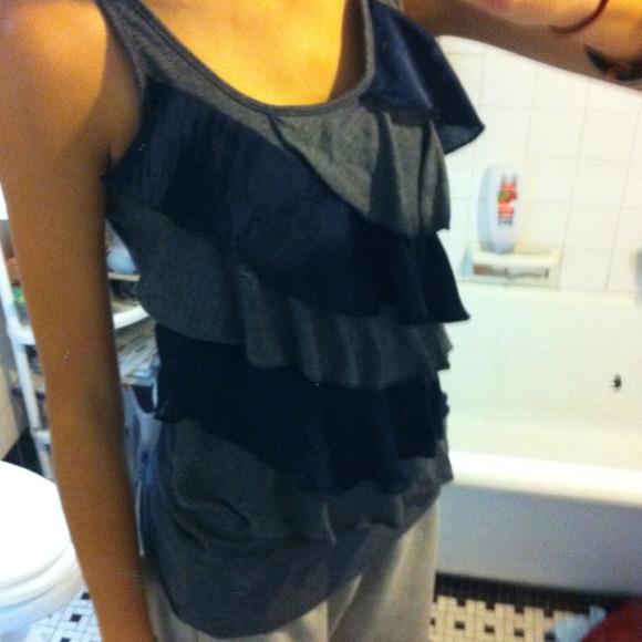 💎TRADED💎Light and dark blue ruffled tank - Picture 2 of 3