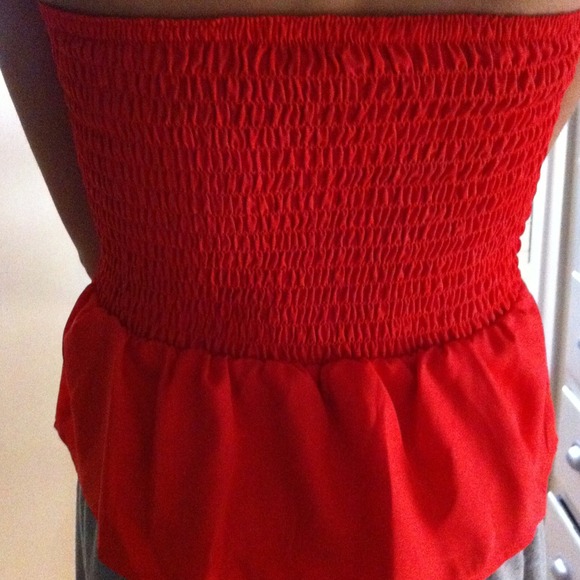 Red corset. - Picture 2 of 2