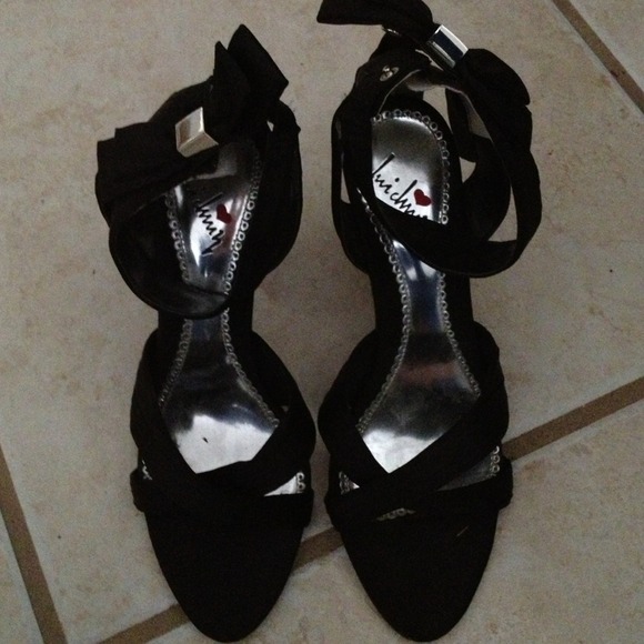 Luichiny black sandals