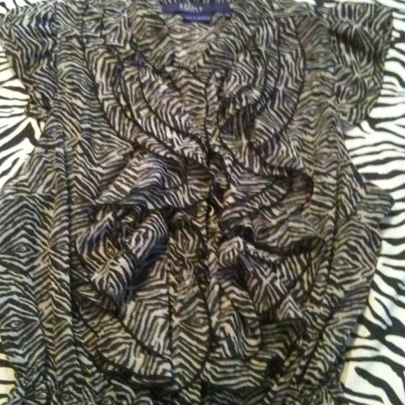 Ruffle top. Adorable zebrah print. - Picture 2 of 2