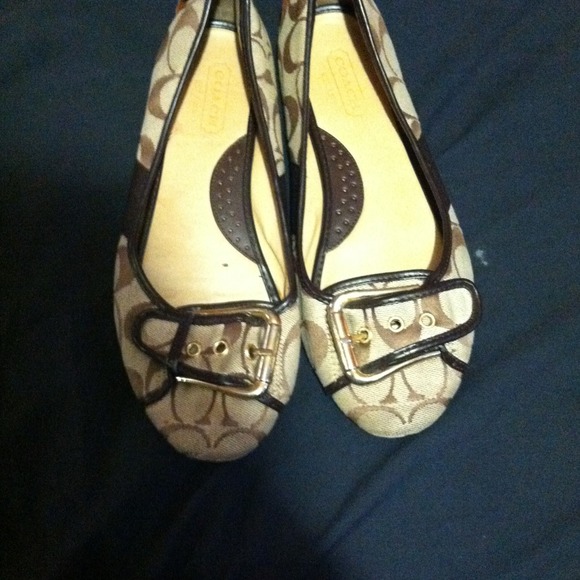 Some Chanel clats