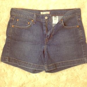 Levi's 515 Jean shorts. Size 8