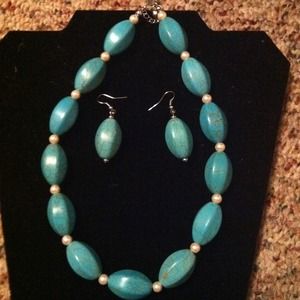 Faux turquoise and pearl accent necklace