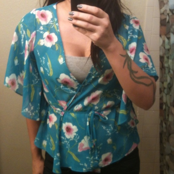 ✋Reserved✋Gorgeous kimono cardi