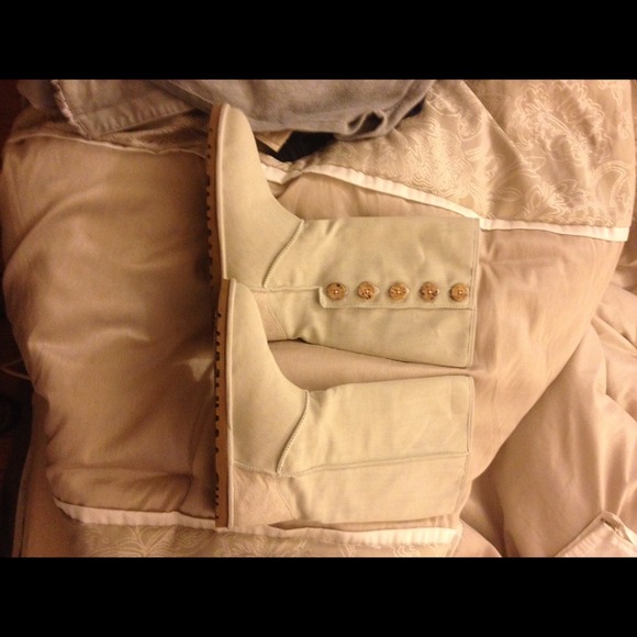 Uggs size 8