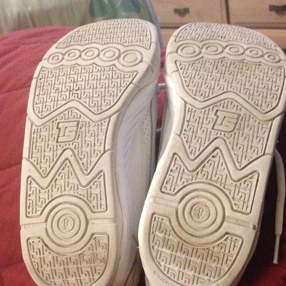 Shape ups size 9 - Picture 2 of 3