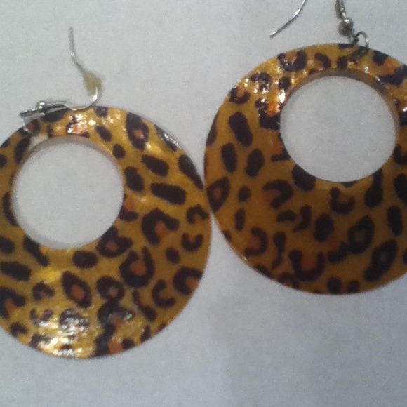Leopard hoops