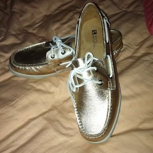 Sz 11 women's metallic White Mountain deck shoes