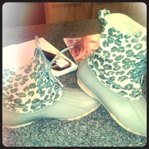 Sperry cheetah boots