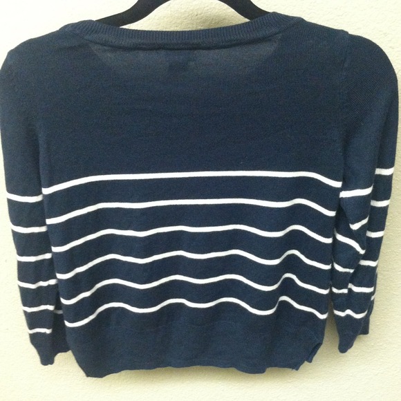 ❌❌Sold❌❌H&M navy striped sweater - Picture 2 of 2