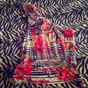 Floral one shoulder top size M