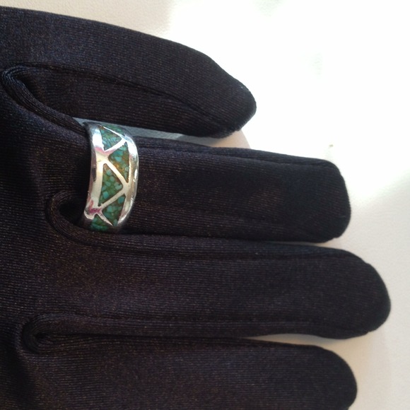 Turquoise Silver Ring - Picture 3 of 4