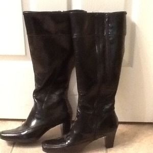 Black patent leather calf boot