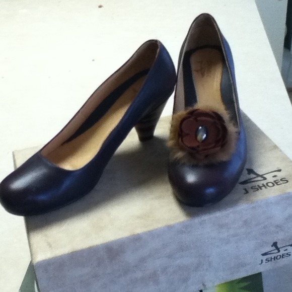 J. Shoes Dorothy Pump