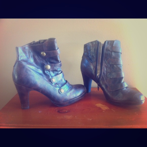 Brown boots - Picture 1 of 1