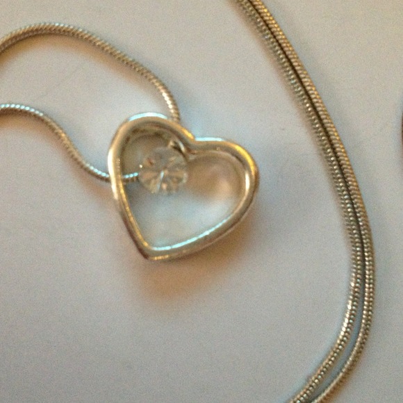 Silver heart with diamond necklace! - Picture 2 of 2