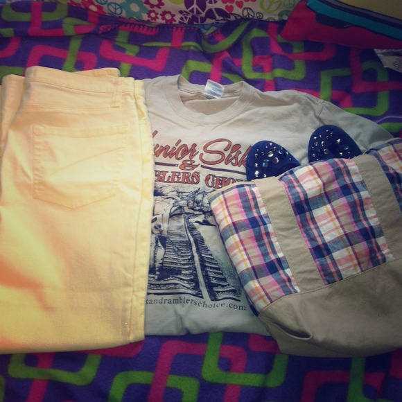 sold! Cute yellow capris!
