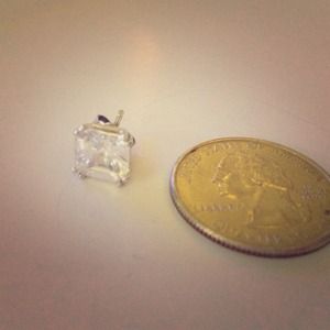 Men's one stud diamond earring!