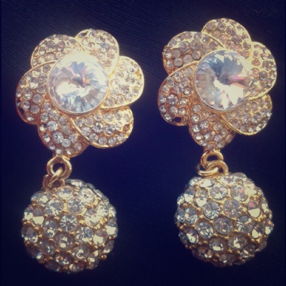 Earrings - Picture 1 of 1