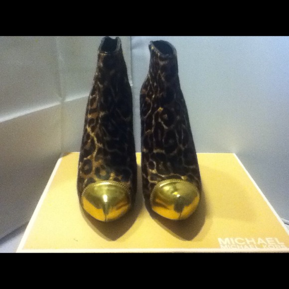 SOLD Michael Kors 8 ankle boots leopard cap toes - Picture 2 of 4