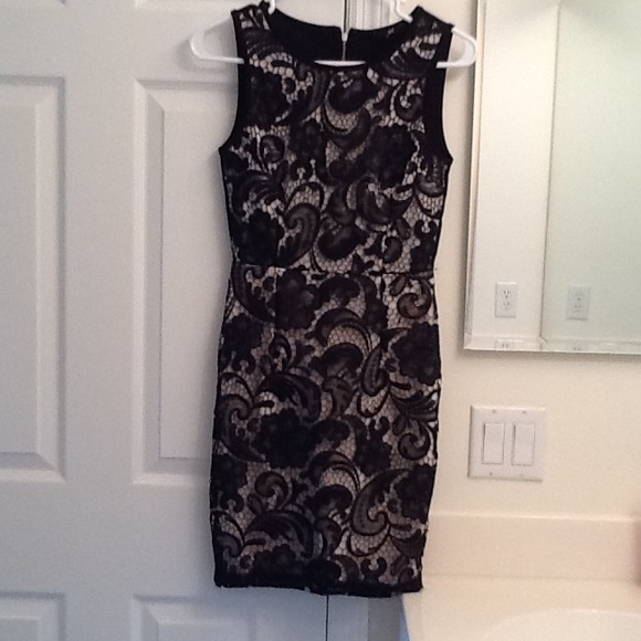 🌺🌺Pre-own h&m lace dress