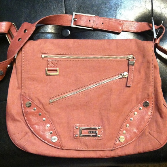 *REDUCED* Pink Guess cross-body bag.