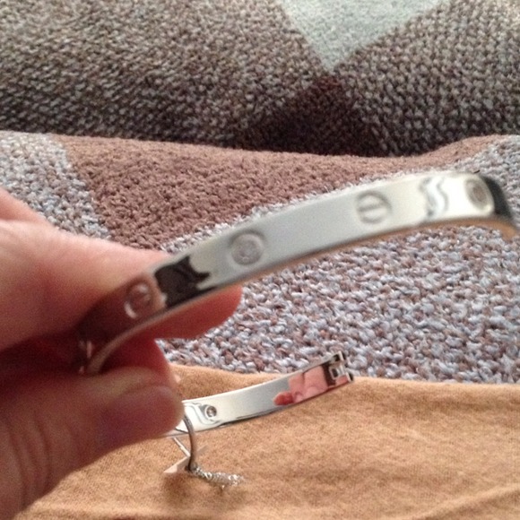 ⚠SOLD⚠Gorgeous Silver Toned Bracelet - brand new - Picture 3 of 3