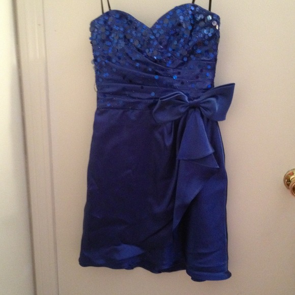 Dresses & Skirts - REDUCED! Homecoming/formal dress