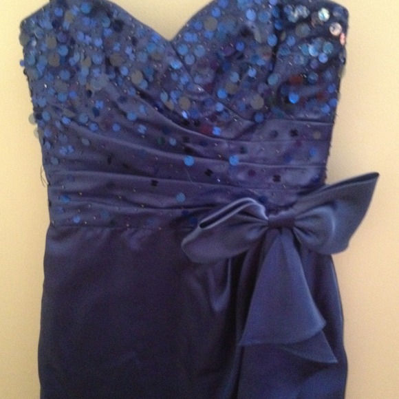 REDUCED! Homecoming/formal dress - Picture 2 of 3