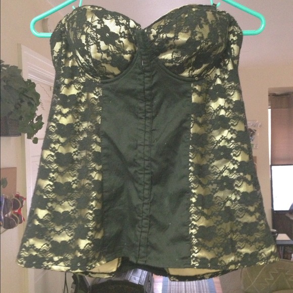 G by Guess gold and black corsette! Never worn!