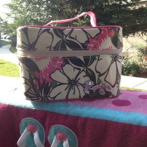 RoxyCosmeticTrain Case