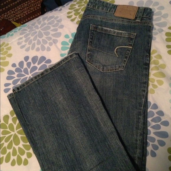 American Eagle Outfitters Denim - Sold 12 short 'hipster' boot cut American eagle