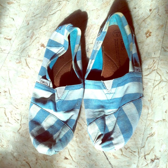 💢Sold💢Blue and White Striped Toms Size 9