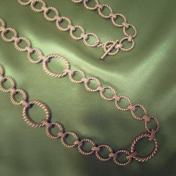 35" gold tone twisted rope link necklace