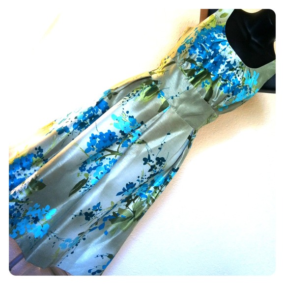 Dresses & Skirts - ⚡Blue flowers summer dress⚡