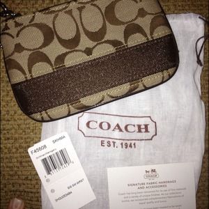 NWT Authentic Coach wristlet