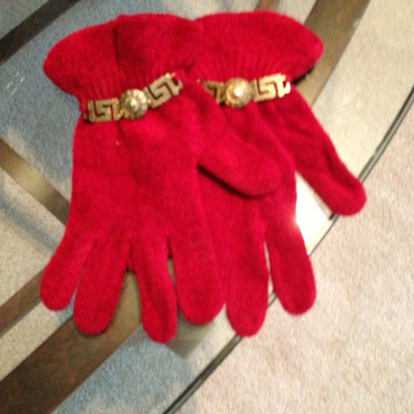 Cute Red Gloves!!**SOLD***