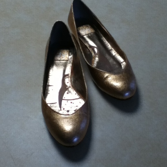 Dolce Vita copper leather flats