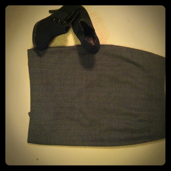Grey black pencil skirt