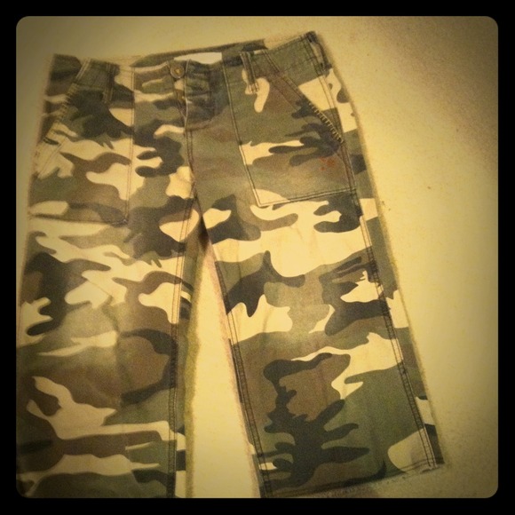 Roxy camo capris
