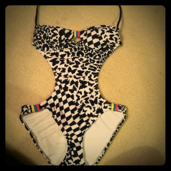 Black and white butterfly baiting suit!