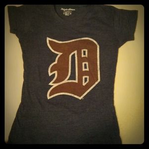 Detroit tigers shirt